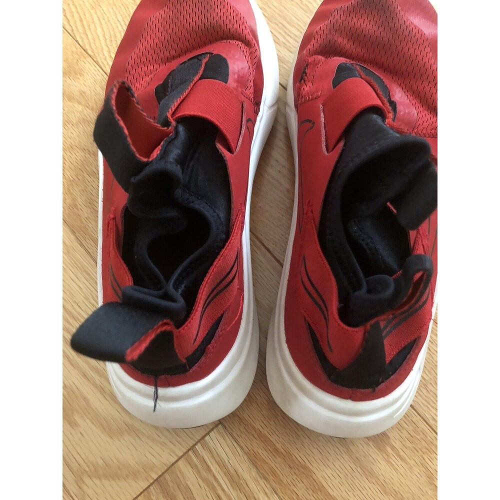 Nike Flex Plus Kids Casual Running Shoe Size 5.5Y Red slight tear on right shoe